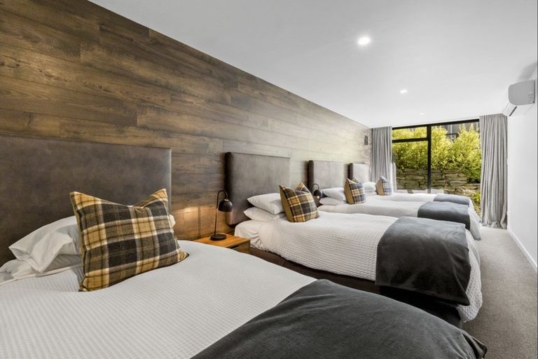 Photo of property in 5 Sunrise Lane, Queenstown, 9300