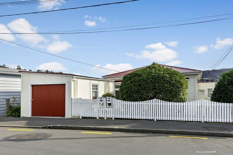 Photo of property in 12 Fernhill Terrace, Wadestown, Wellington, 6012