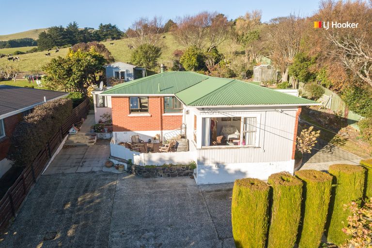 Photo of property in 34 Bayne Terrace, Macandrew Bay, Dunedin, 9014