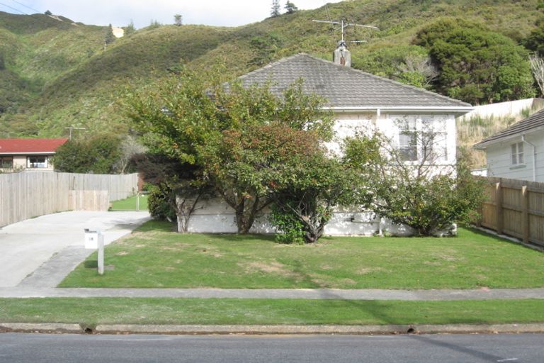 Photo of property in 28 Hay Street, Naenae, Lower Hutt, 5011