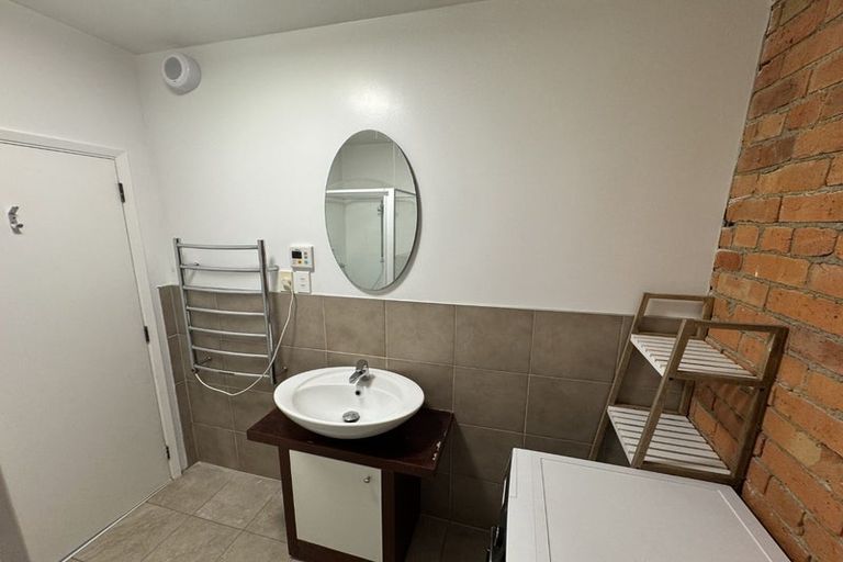 Photo of property in 77 Brougham Street, Mount Victoria, Wellington, 6011