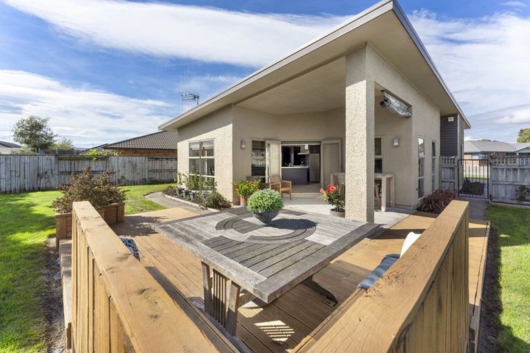 Photo of property in 19 Walnut Grove, Kelvin Grove, Palmerston North, 4414