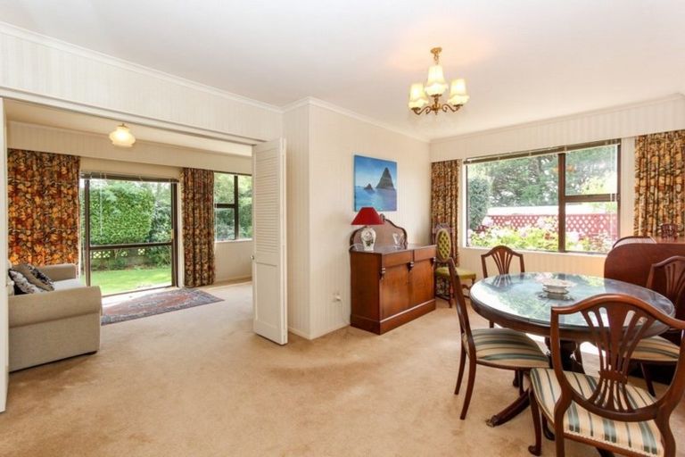 Photo of property in 37 Turakina Street, Merrilands, New Plymouth, 4312