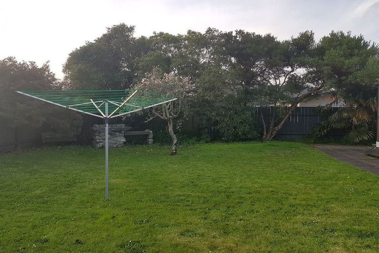 Photo of property in 5 Henry Street, Ebdentown, Upper Hutt, 5018