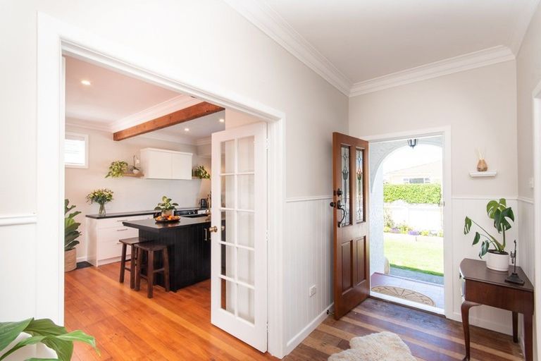 Photo of property in 6 Coleman Terrace, Hospital Hill, Napier, 4110