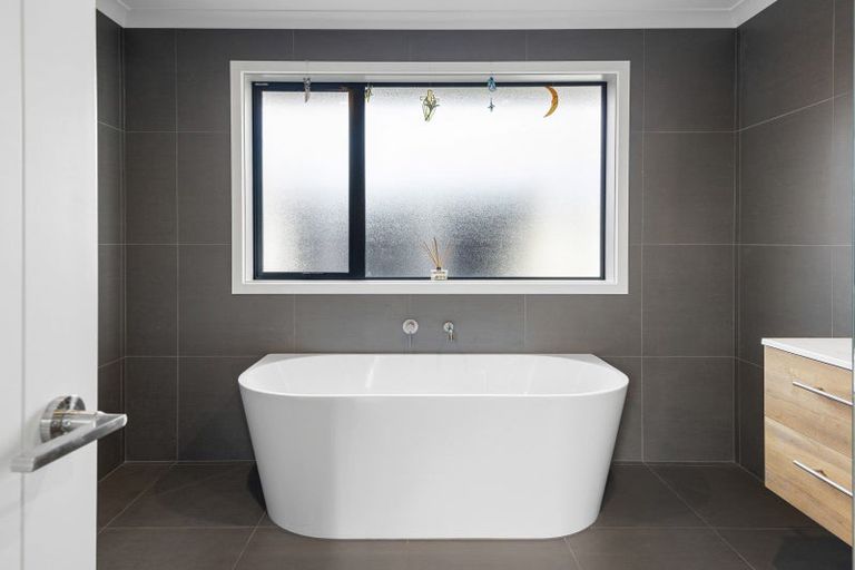 Photo of property in 24 King Street, Coalgate, 7673