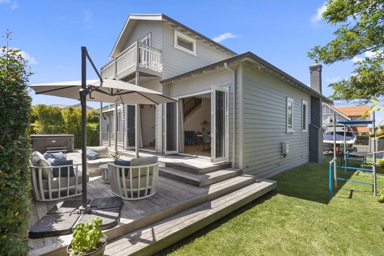 Photo of property in 1/50 Norwood Road, Bayswater, Auckland, 0622