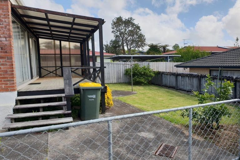 Photo of property in 37 Woodglen Road, Glen Eden, Auckland, 0602