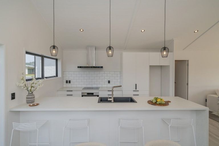 Photo of property in 26 Palm Drive, Whitianga, 3510