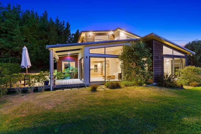 Photo of property in 24 Raukawa Road, Peka Peka, Waikanae, 5391