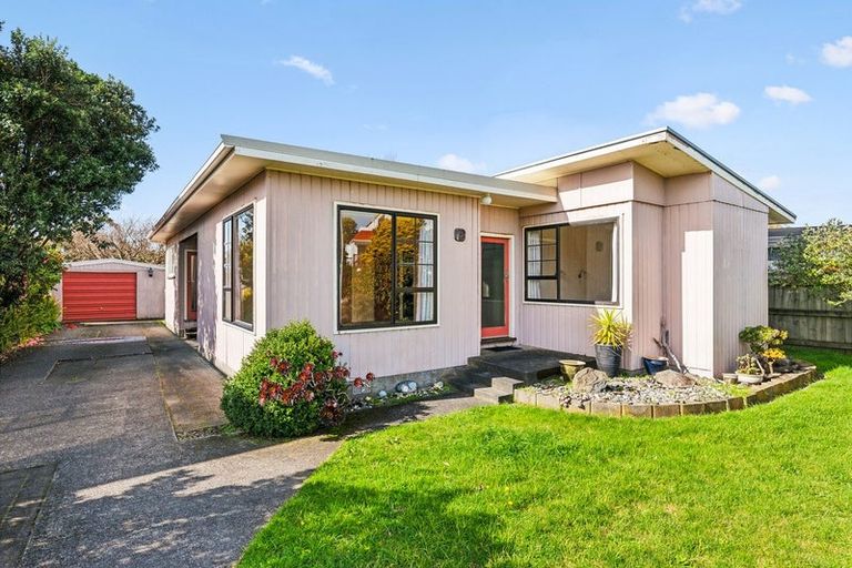 Photo of property in 13 Bahama Crescent, Paraparaumu Beach, Paraparaumu, 5032