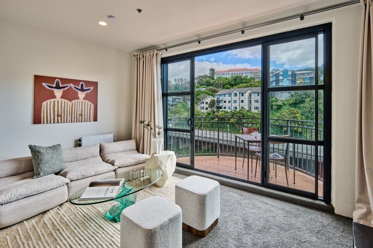 Photo of property in Atrium Towers, 6p/154 The Terrace, Wellington Central, Wellington, 6011