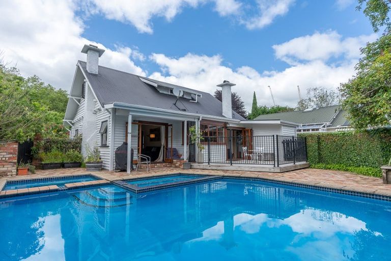 Photo of property in 8 Riro Street, Hamilton East, Hamilton, 3216