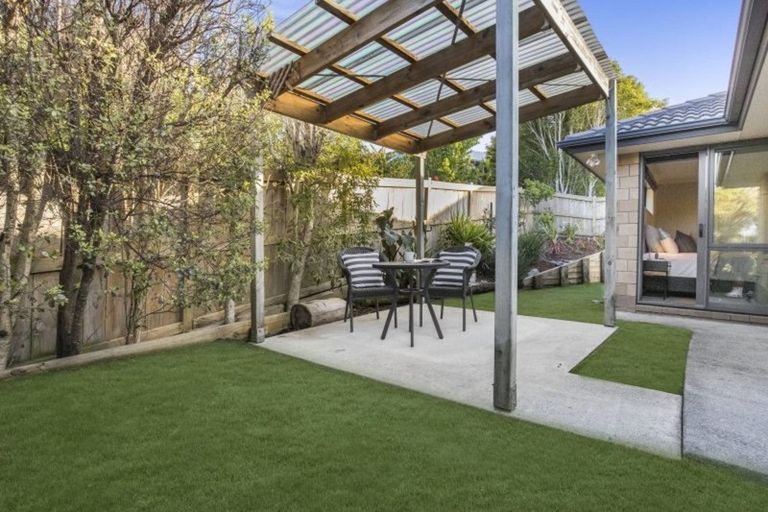 Photo of property in 12 Fendalton Place, Hatfields Beach, Orewa, 0931