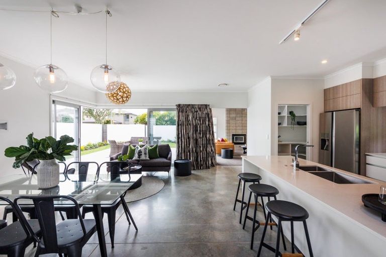 Photo of property in 1 Montgomery Terrace, Hokowhitu, Palmerston North, 4410