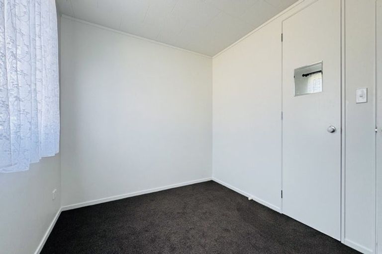 Photo of property in 47a Sutton Crescent, Papakura, 2110