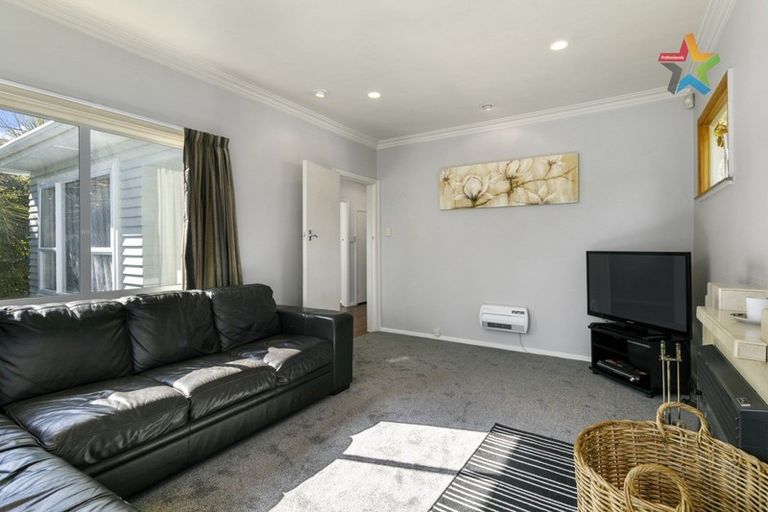 Photo of property in 1 Kopara Grove, Stokes Valley, Lower Hutt, 5019