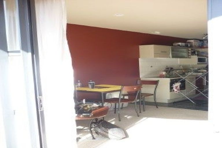 Photo of property in Atrium Towers, 1p/154 The Terrace, Wellington Central, Wellington, 6011