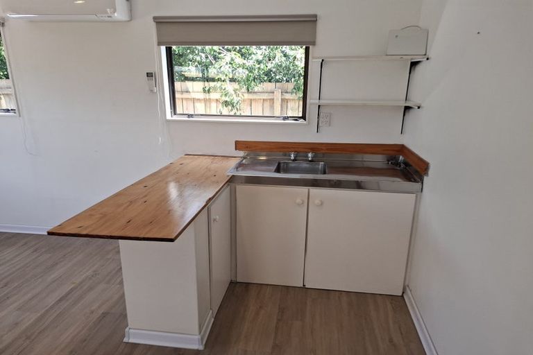 Photo of property in 7 Sullivan Avenue, Mangere Bridge, Auckland, 2022