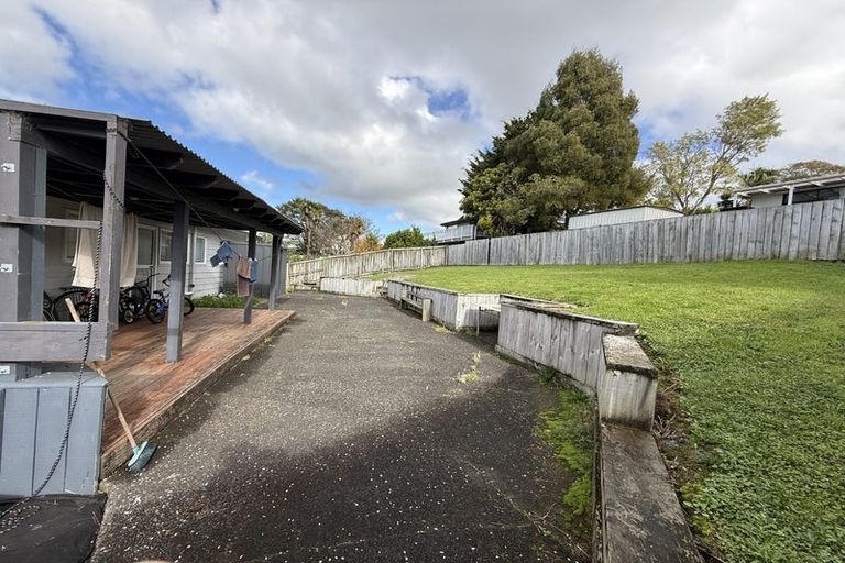 Photo of property in 14 Sarajevo Place, Massey, Auckland, 0614