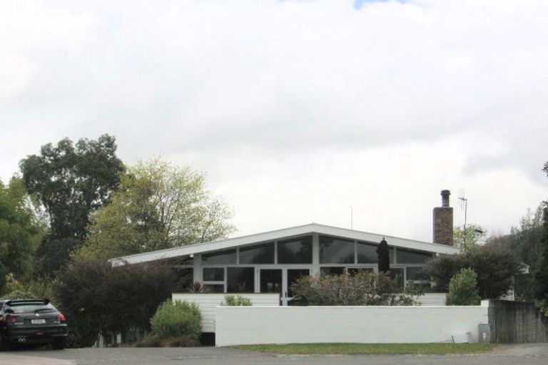 Photo of property in 12 Hilden Place, Hilltop, Taupo, 3330