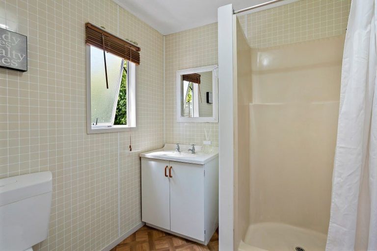 Photo of property in 1 Poplar Street, Whitianga, 3510