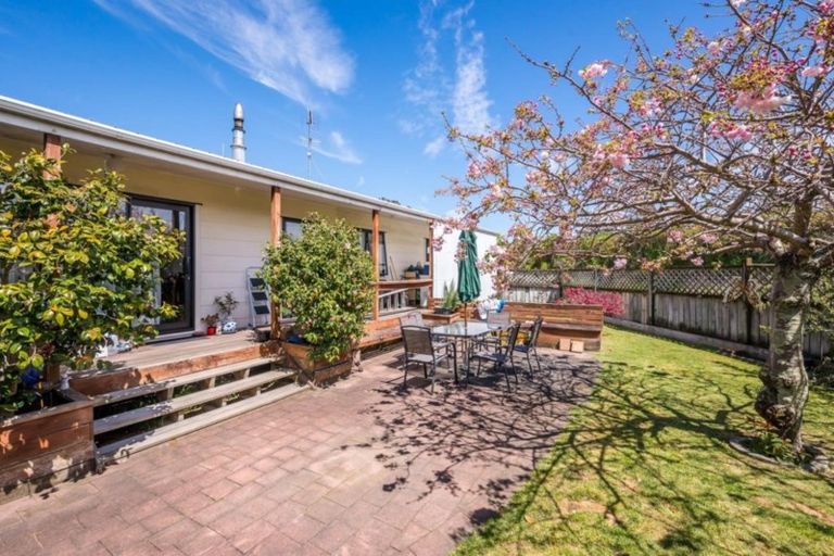 Photo of property in 8a Elder Grove, Paraparaumu, 5032