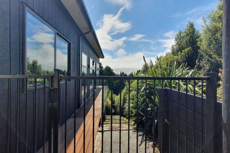 Photo of property in 1 Quarry Hill Terrace, Kennedys Bush, Christchurch, 8025