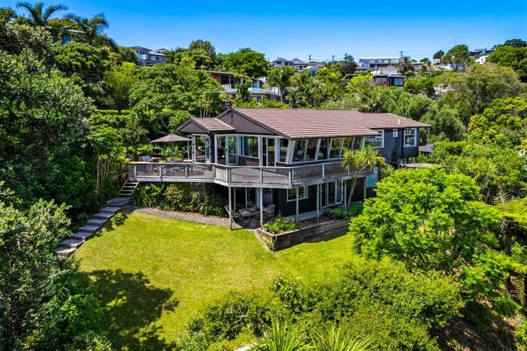 Photo of property in 1100a Whangaparaoa Road, Tindalls Beach, Whangaparaoa, 0930