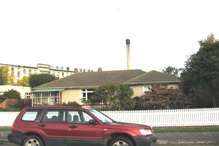 Photo of property in 17 Montana Avenue, Ilam, Christchurch, 8041