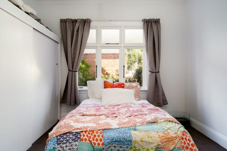 Photo of property in 33 Beach Street, Saint Clair, Dunedin, 9012