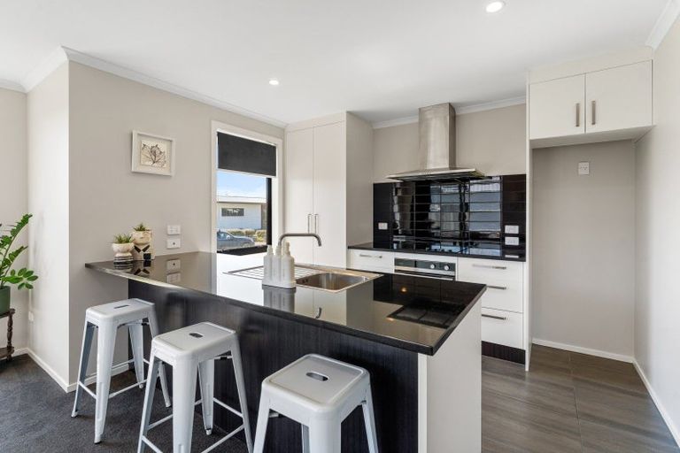 Photo of property in 49 Seagrass Place, Otaki Beach, Otaki, 5512