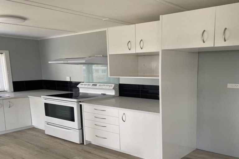 Photo of property in 14 Matai Road, Stanmore Bay, Whangaparaoa, 0932