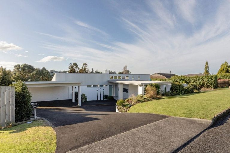 Photo of property in 75 Sutherland Road, Brookfield, Tauranga, 3110