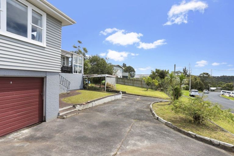 Photo of property in 21 Parrs Cross Road, Henderson, Auckland, 0612