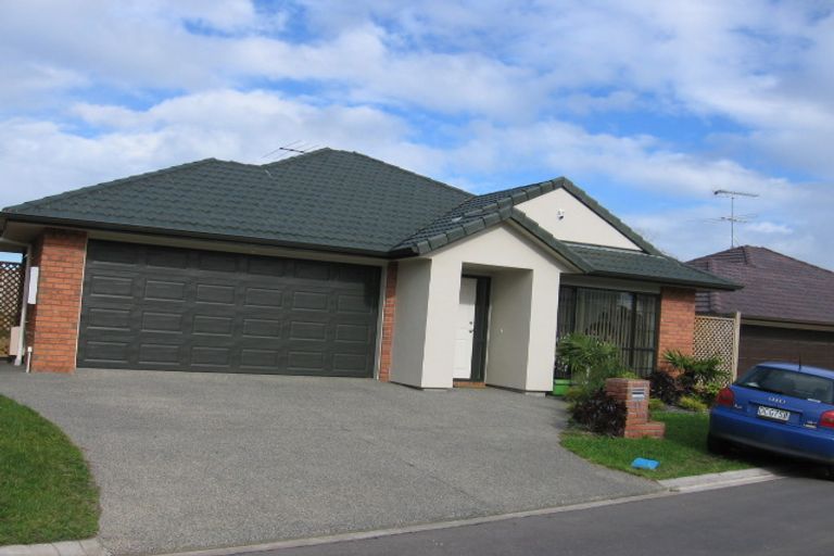 Photo of property in 11 Tsar Court, Flat Bush, Auckland, 2016