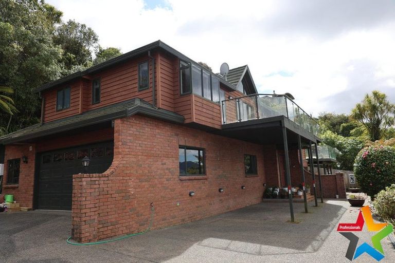 Photo of property in 31 Ewing Grove, Acacia Bay, Taupo, 3330