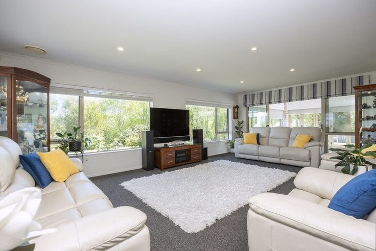 Photo of property in 35 Terry Smyth Drive, Kumeu, 0892
