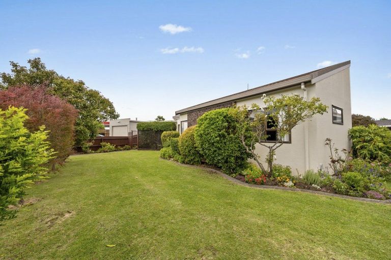 Photo of property in 2/386 Gloucester Street, Taradale, Napier, 4112