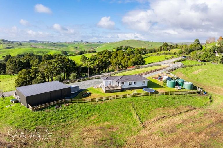 Photo of property in 194 Heatley Road, Whakapirau, Maungaturoto, 0583