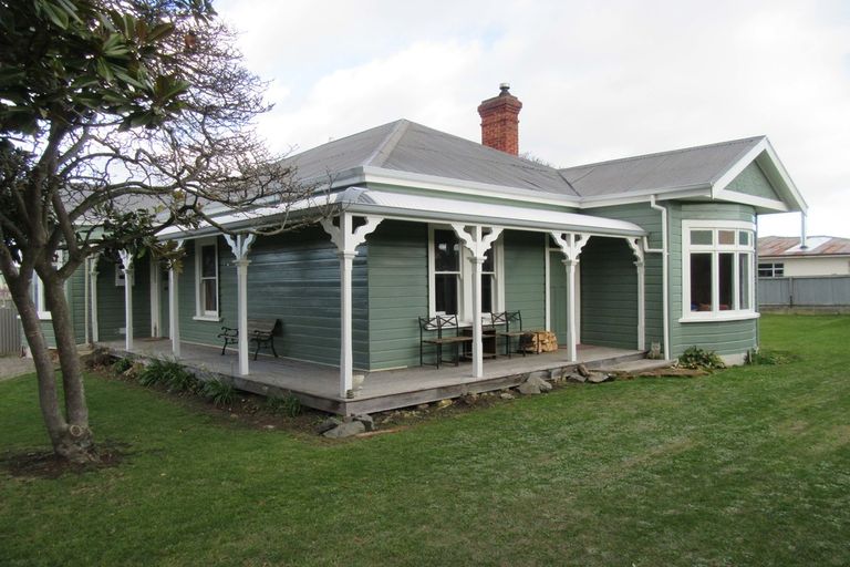 Photo of property in 43 Rhodes Street, Waimate, 7924