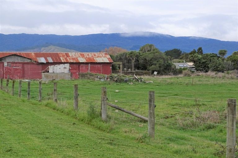 Photo of property in 23 Kiharoa Street, Otaki Beach, Otaki, 5512