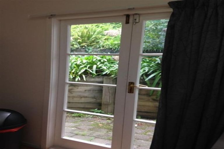 Photo of property in 76 Beach Road, Castor Bay, Auckland, 0620