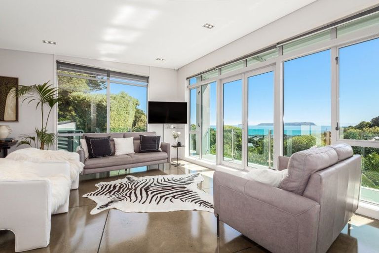 Photo of property in 32 Roys Road, Plimmerton, Porirua, 5026