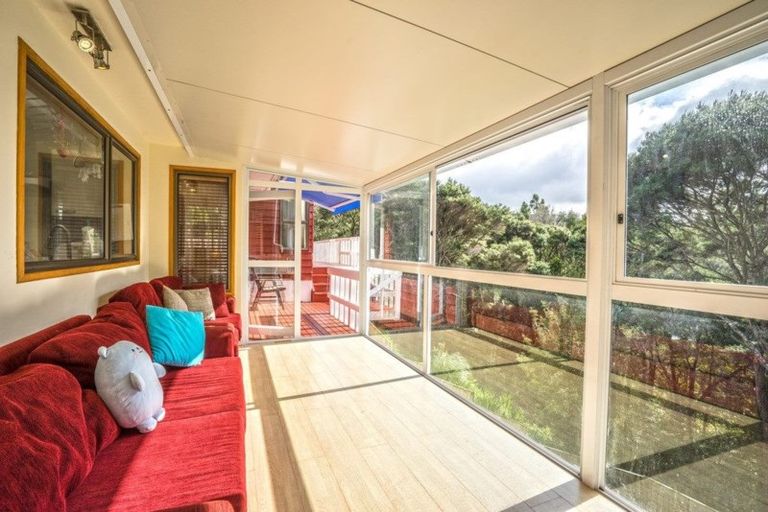 Photo of property in 7 Mosman Place, Chatswood, Auckland, 0626