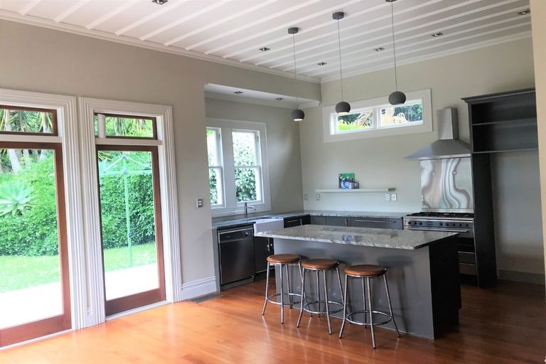 Photo of property in 74 Esplanade Road, Mount Eden, Auckland, 1024