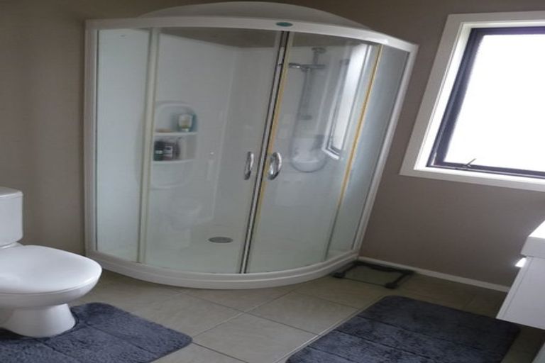 Photo of property in 20 Medallion Court, Kelvin Grove, Palmerston North, 4414