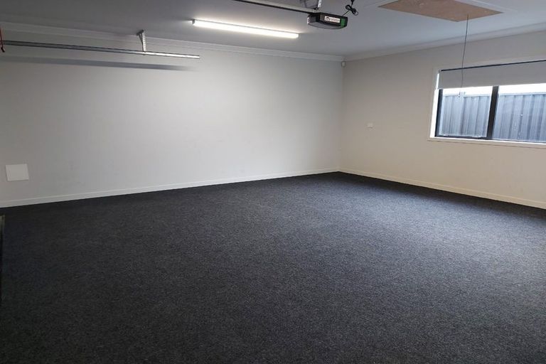 Photo of property in 10 Don Griffin Grove, Trentham, Upper Hutt, 5018