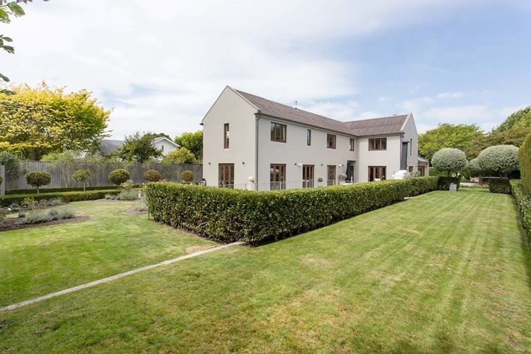 Photo of property in 27 Wroxton Terrace, Merivale, Christchurch, 8014