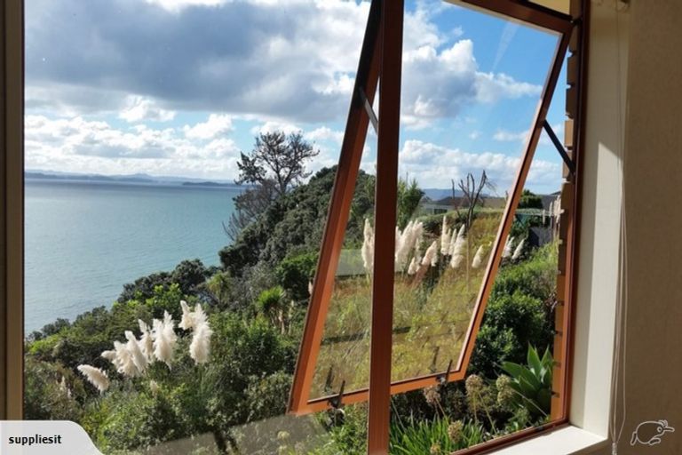 Photo of property in 1444 Whangaparaoa Road, Army Bay, Whangaparaoa, 0930